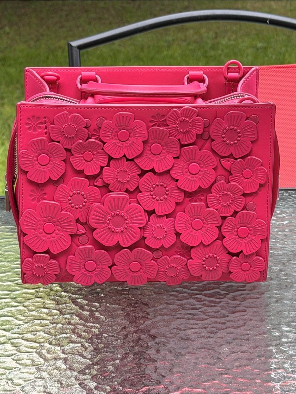 Coach Rogue Tea Rose Dragonfruit - Picture 11 of 14